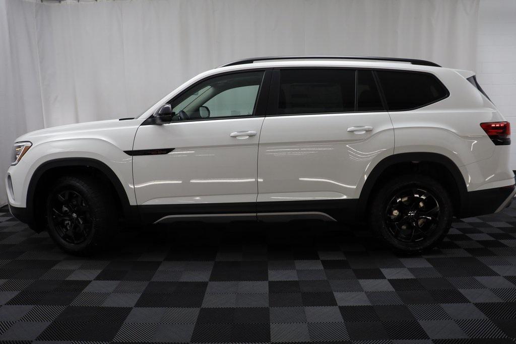 new 2025 Volkswagen Atlas car, priced at $45,056