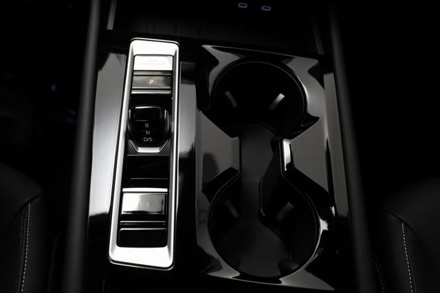 new 2025 Volkswagen Atlas car, priced at $43,616