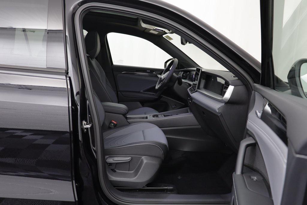 new 2025 Volkswagen Tiguan car, priced at $37,298