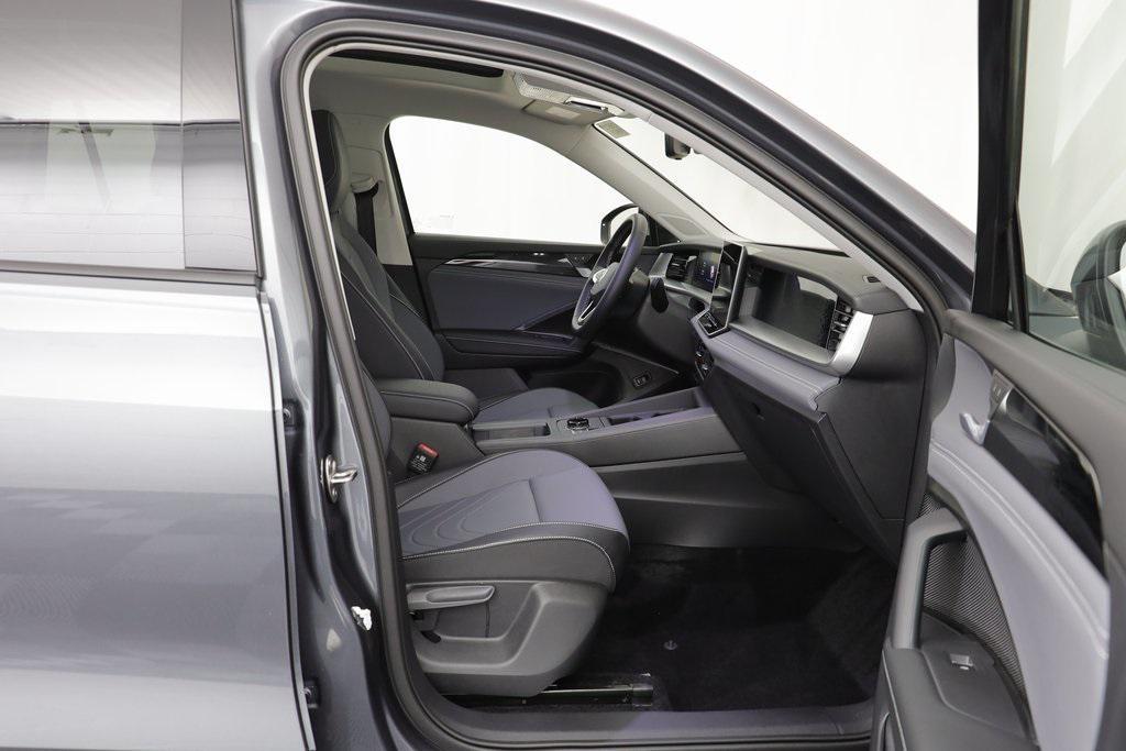 new 2025 Volkswagen Tiguan car, priced at $33,770