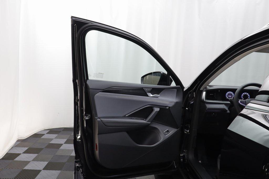 new 2025 Volkswagen Tiguan car, priced at $33,760