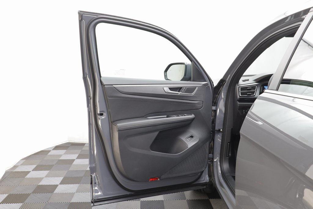 new 2026 Volkswagen Atlas Cross Sport car, priced at $46,343