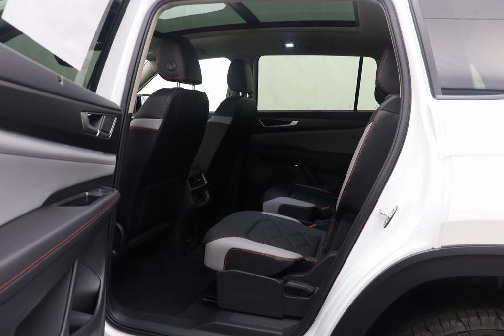 new 2024 Volkswagen Atlas car, priced at $47,071