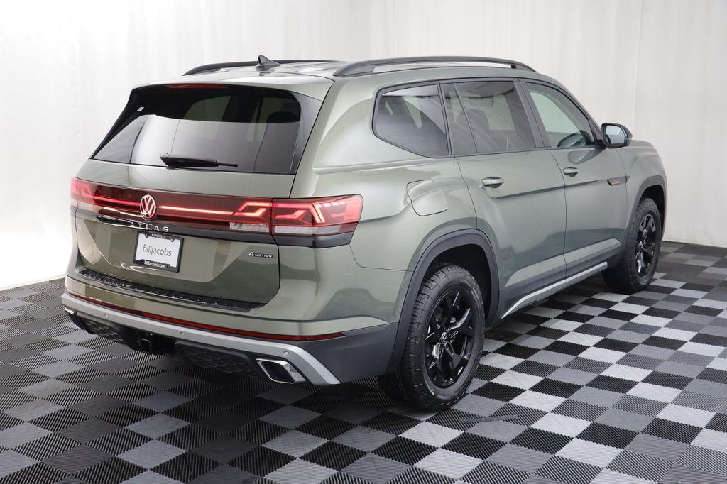 new 2026 Volkswagen Atlas car, priced at $47,327