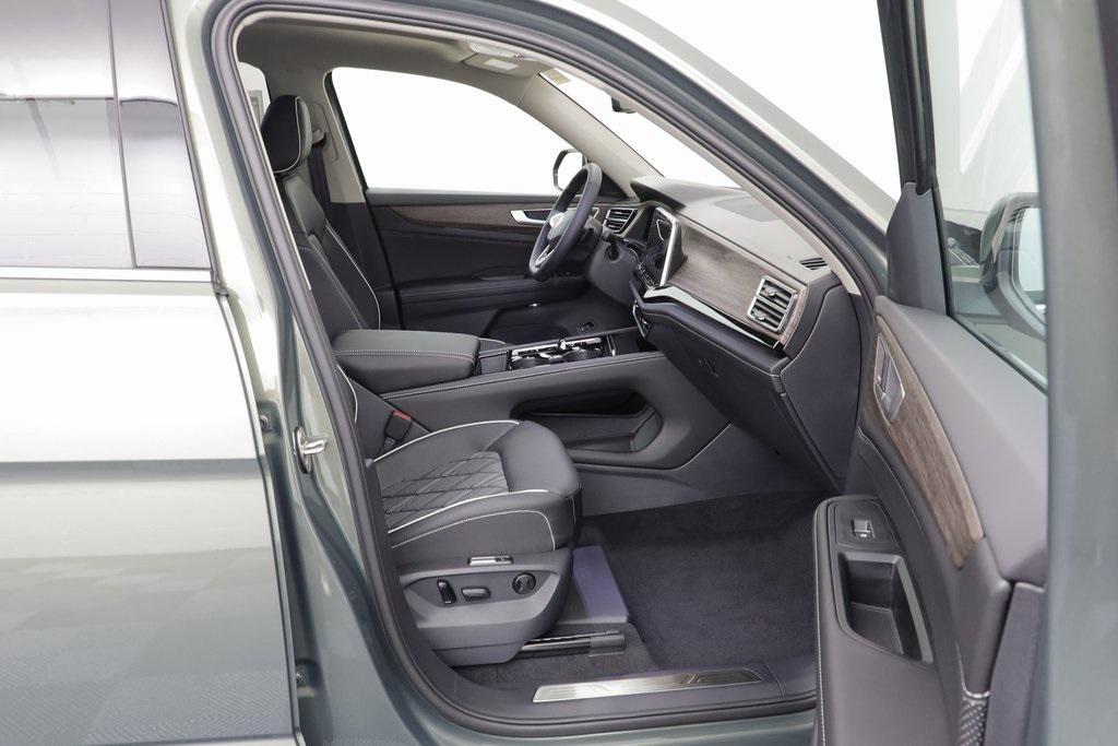 new 2026 Volkswagen Atlas car, priced at $53,542