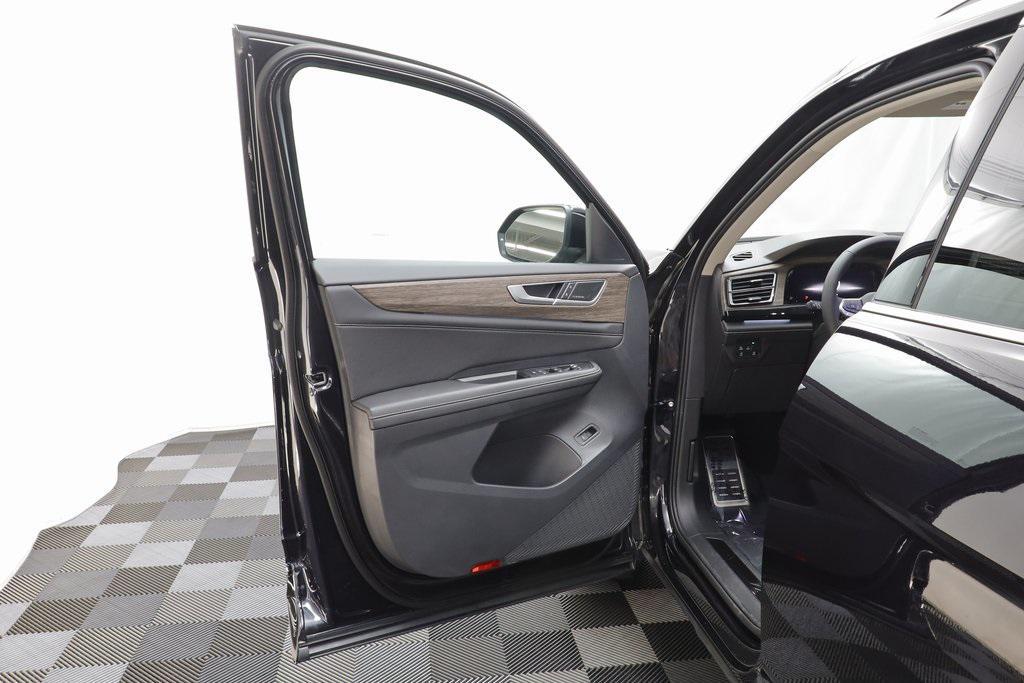 new 2026 Volkswagen Atlas car, priced at $53,681