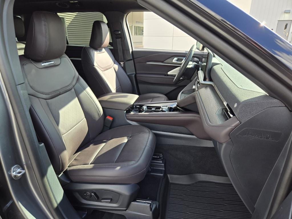 new 2025 Ford Explorer car, priced at $53,320