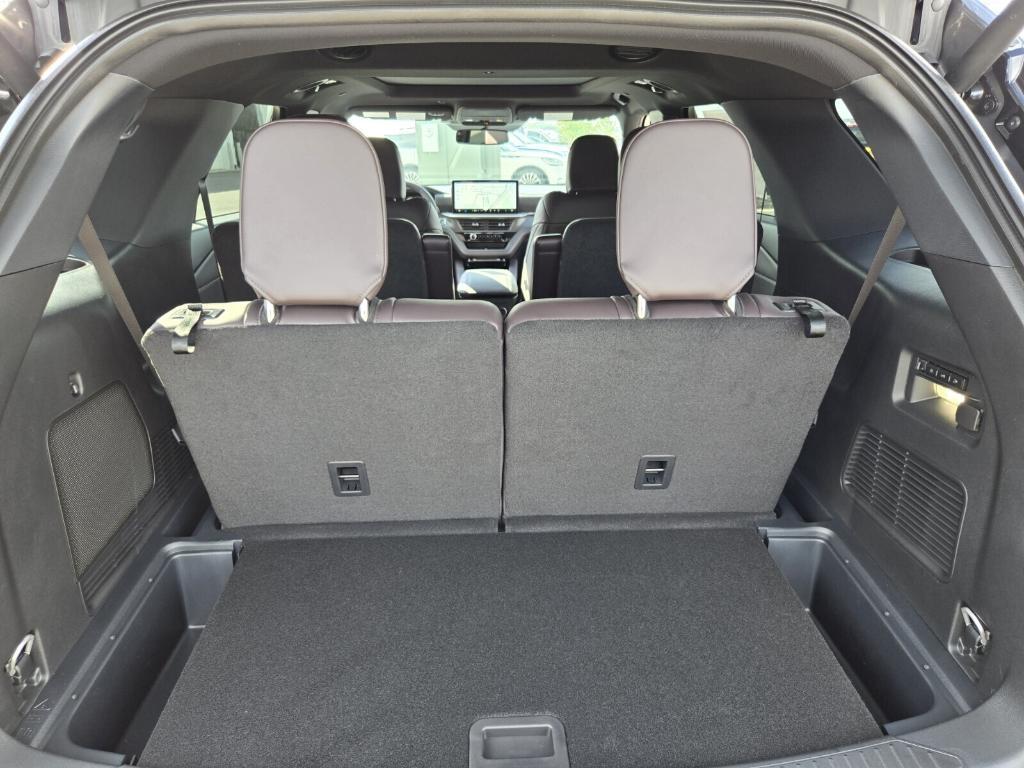 new 2025 Ford Explorer car, priced at $53,320