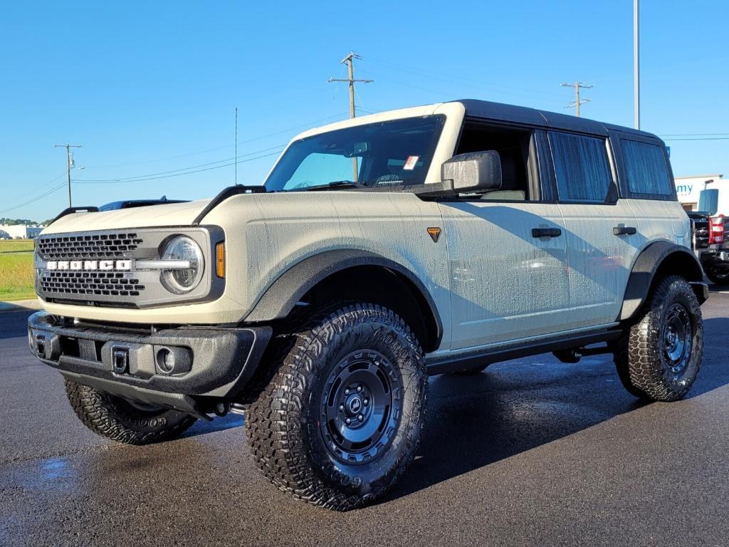 new 2025 Ford Bronco car, priced at $58,421