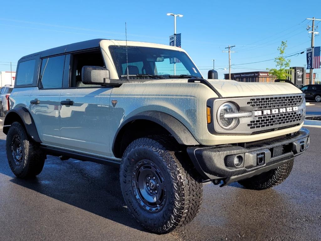 new 2025 Ford Bronco car, priced at $58,421