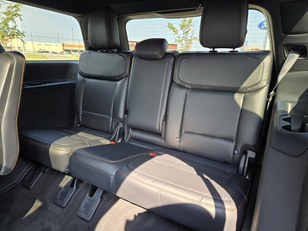 new 2025 Ford Expedition car, priced at $81,399