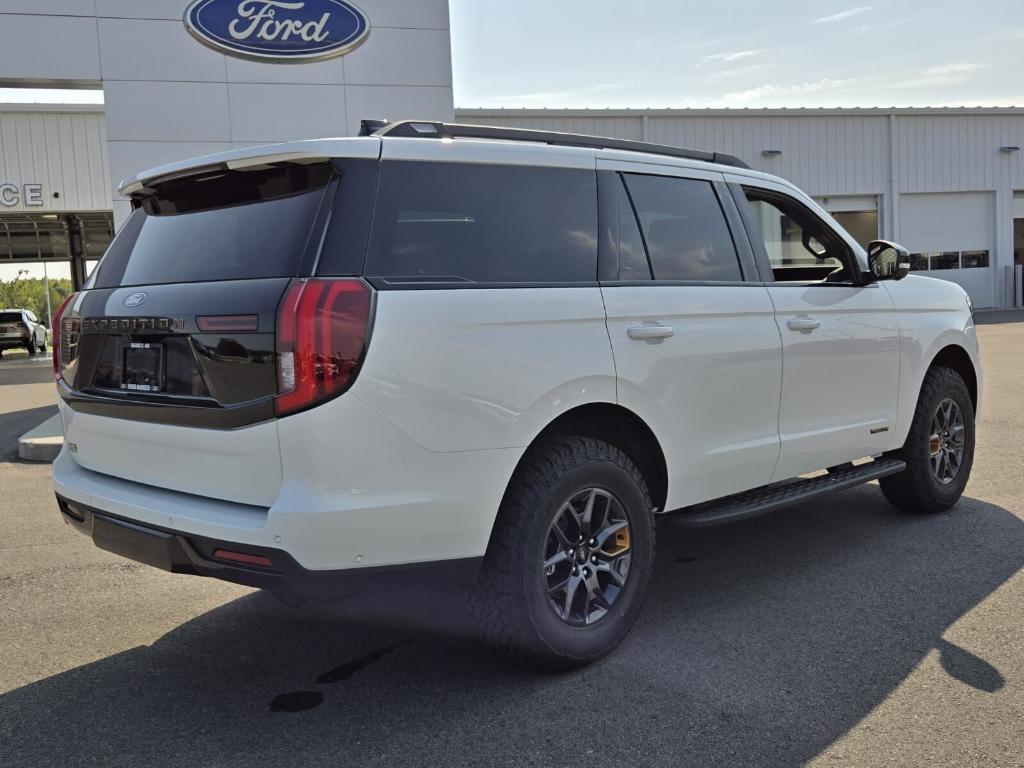 new 2025 Ford Expedition car, priced at $81,399