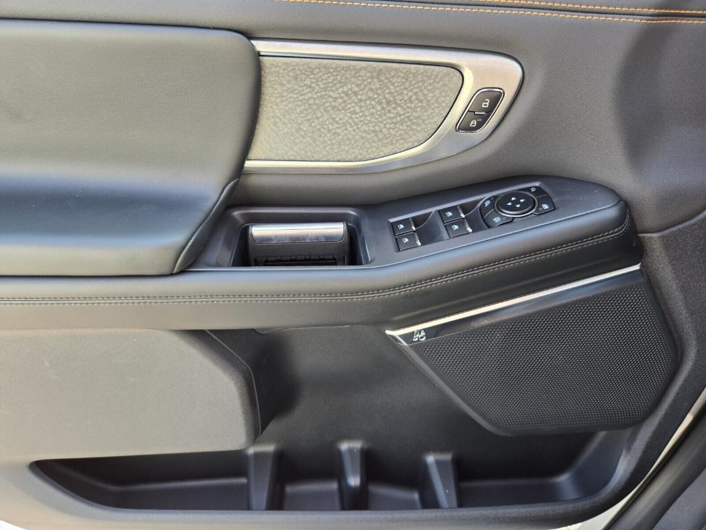 new 2025 Ford Expedition car, priced at $81,399
