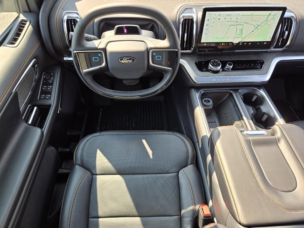 new 2025 Ford Expedition car, priced at $81,399