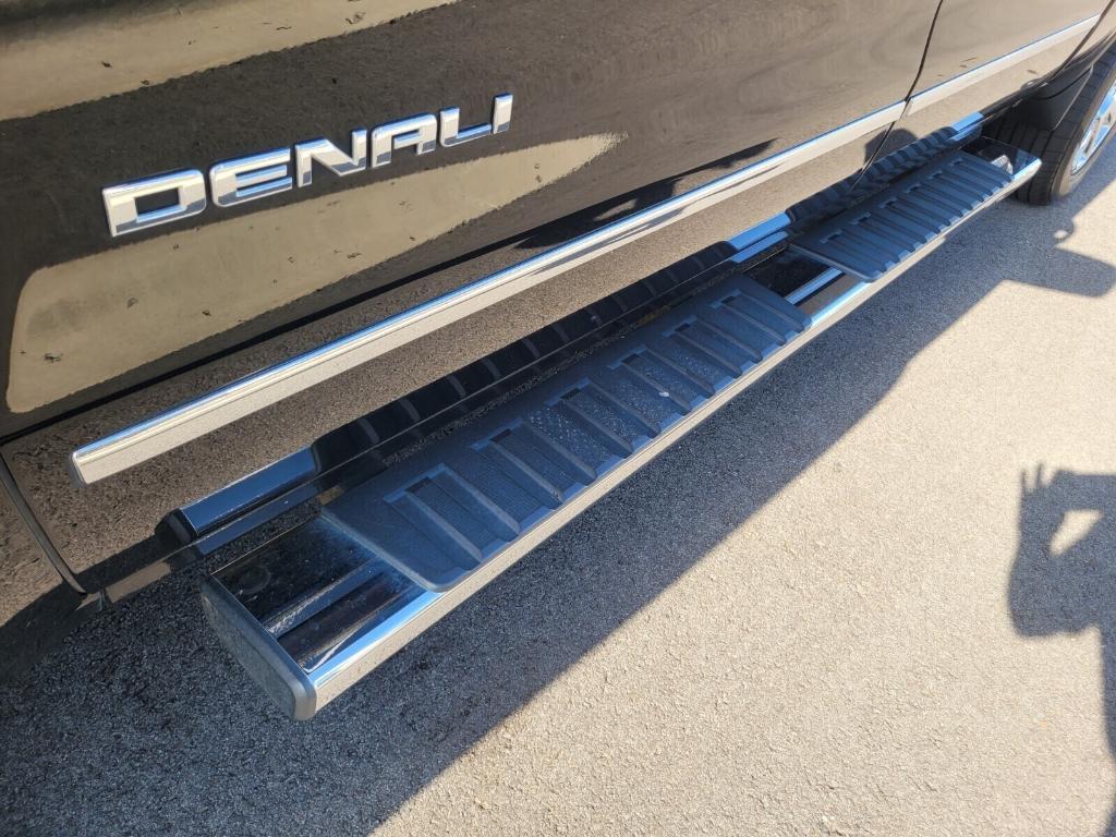 used 2017 GMC Sierra 1500 car, priced at $34,990