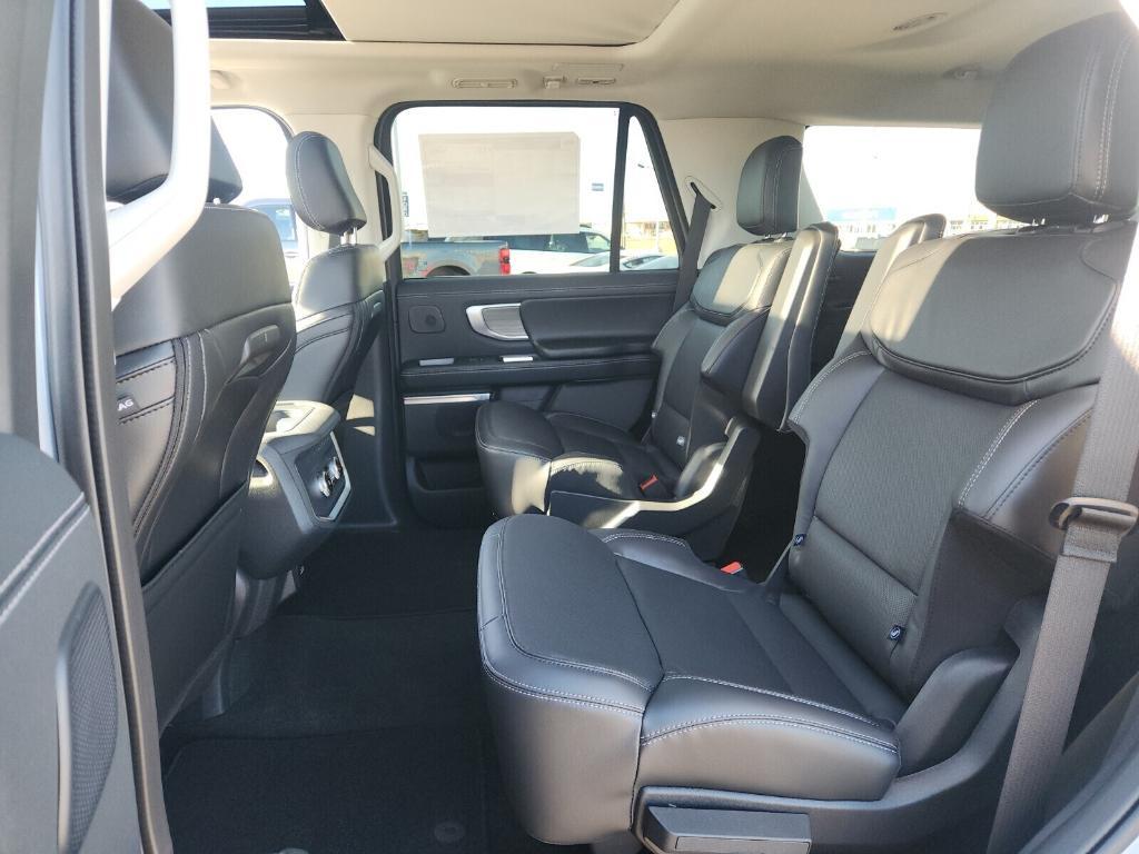 new 2025 Ford Expedition car, priced at $77,692
