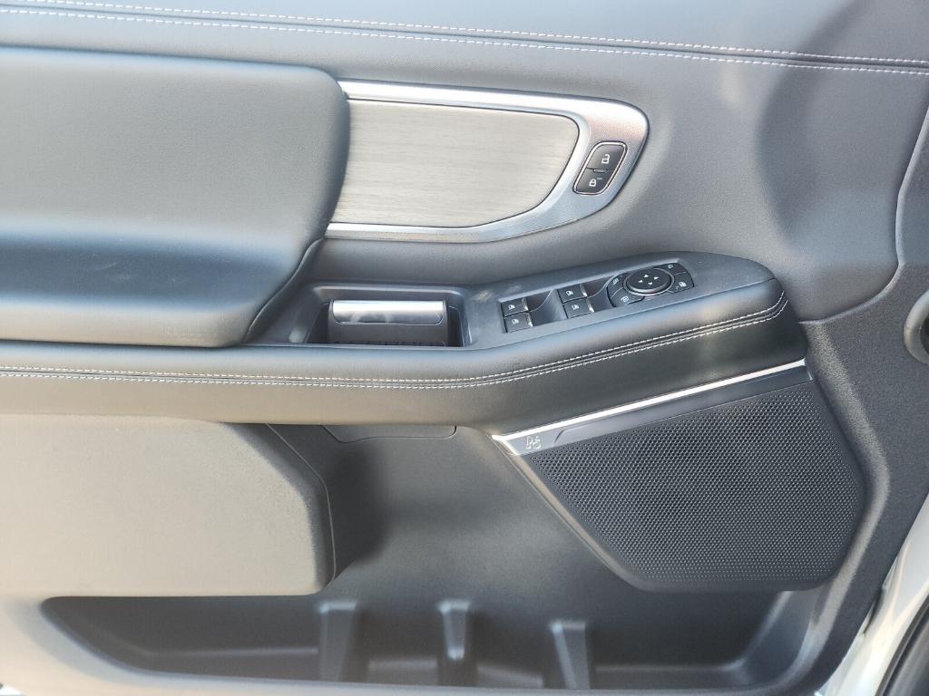 new 2025 Ford Expedition car, priced at $77,692