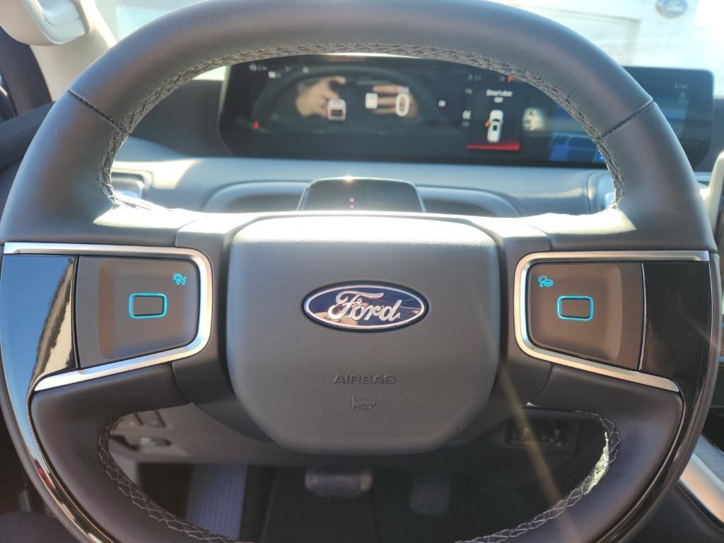 new 2025 Ford Expedition car, priced at $77,692