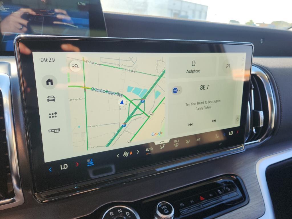 new 2025 Ford Expedition car, priced at $77,692