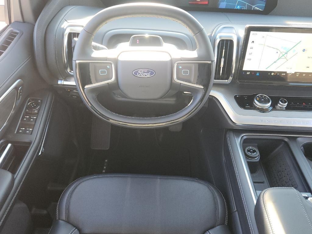 new 2025 Ford Expedition car, priced at $77,692