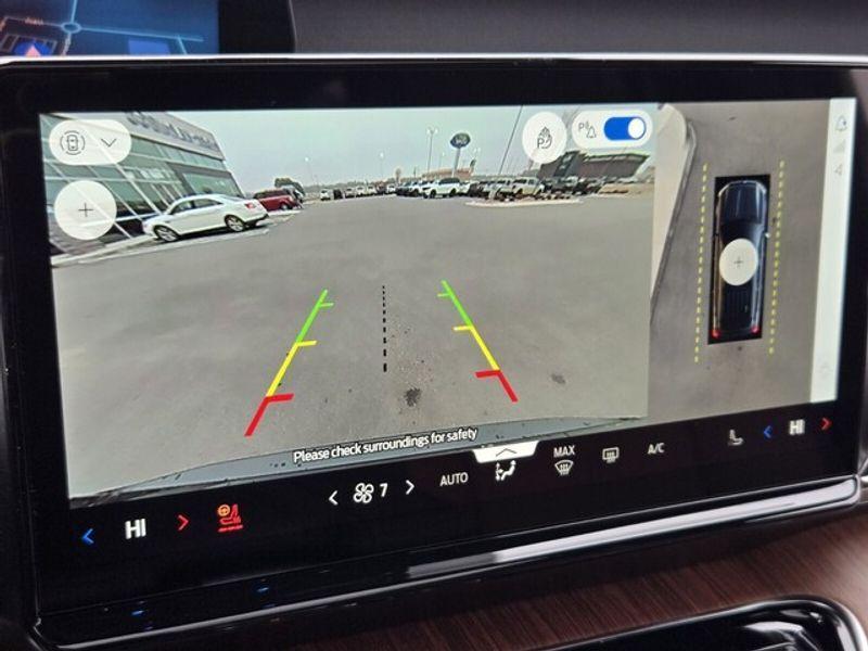 new 2025 Ford Expedition car, priced at $83,402