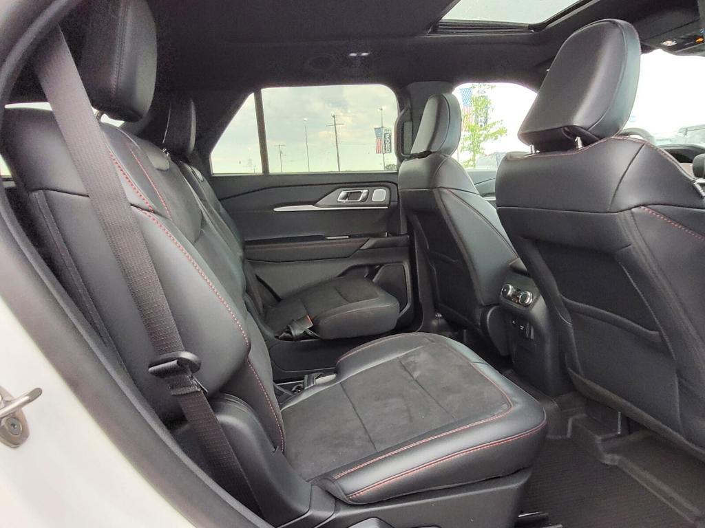 new 2025 Ford Explorer car, priced at $57,996