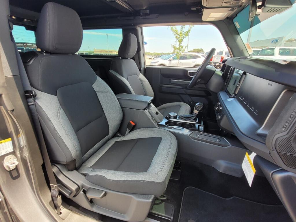 new 2025 Ford Bronco car, priced at $40,332