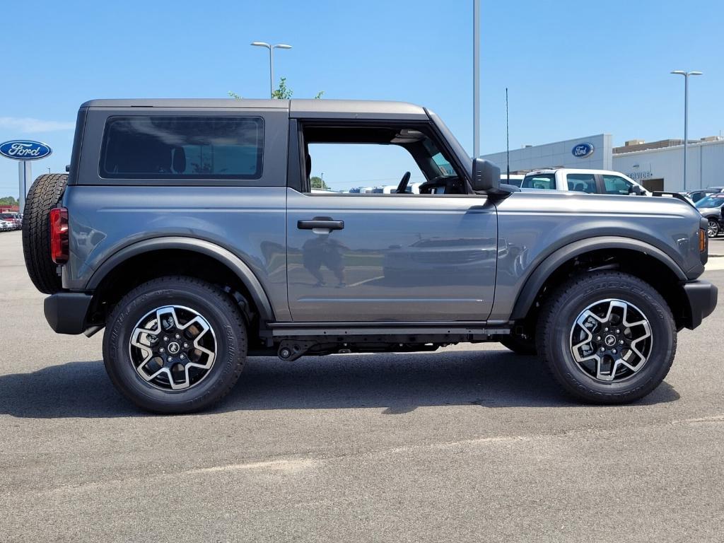 new 2025 Ford Bronco car, priced at $40,332