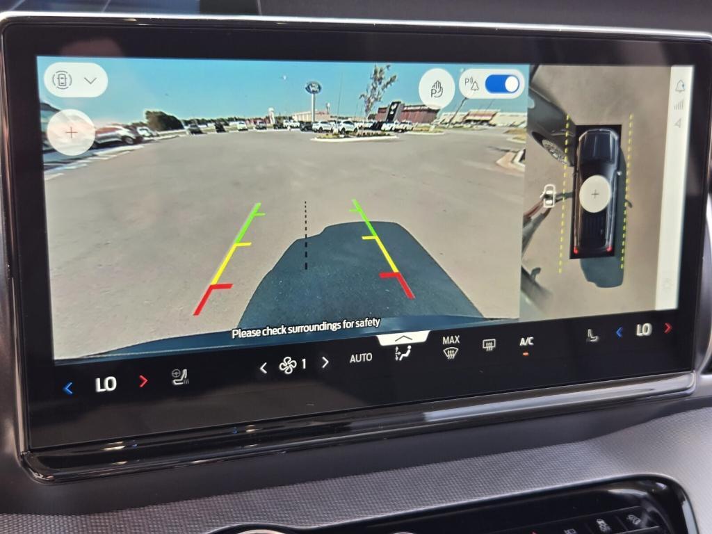 new 2025 Ford Expedition car, priced at $70,570