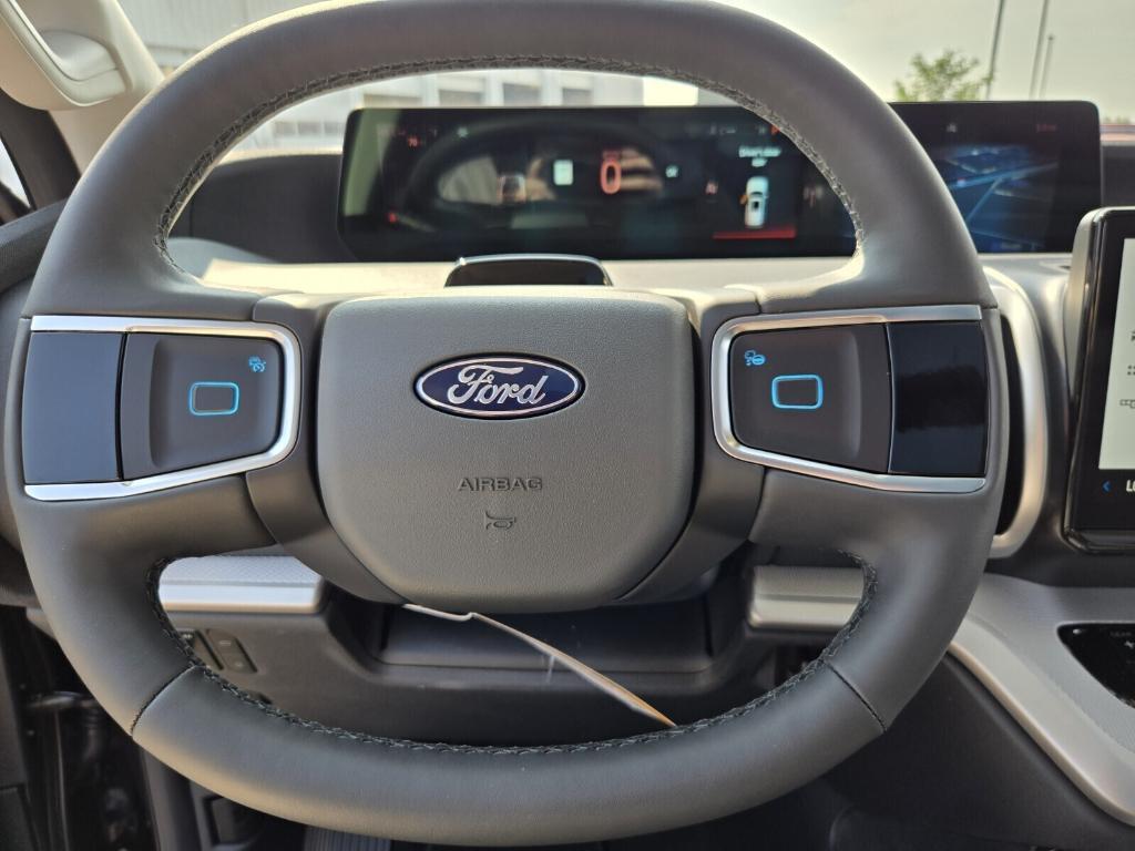 new 2025 Ford Expedition car, priced at $70,570