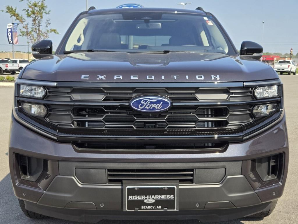 new 2025 Ford Expedition car, priced at $70,570