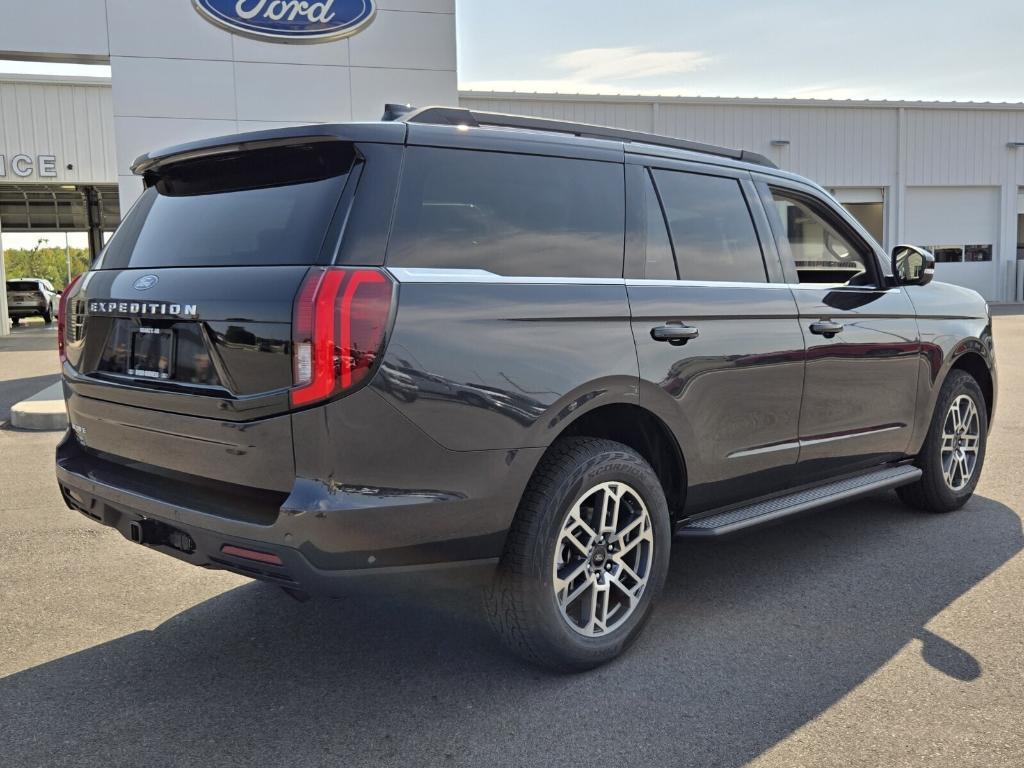 new 2025 Ford Expedition car, priced at $70,570