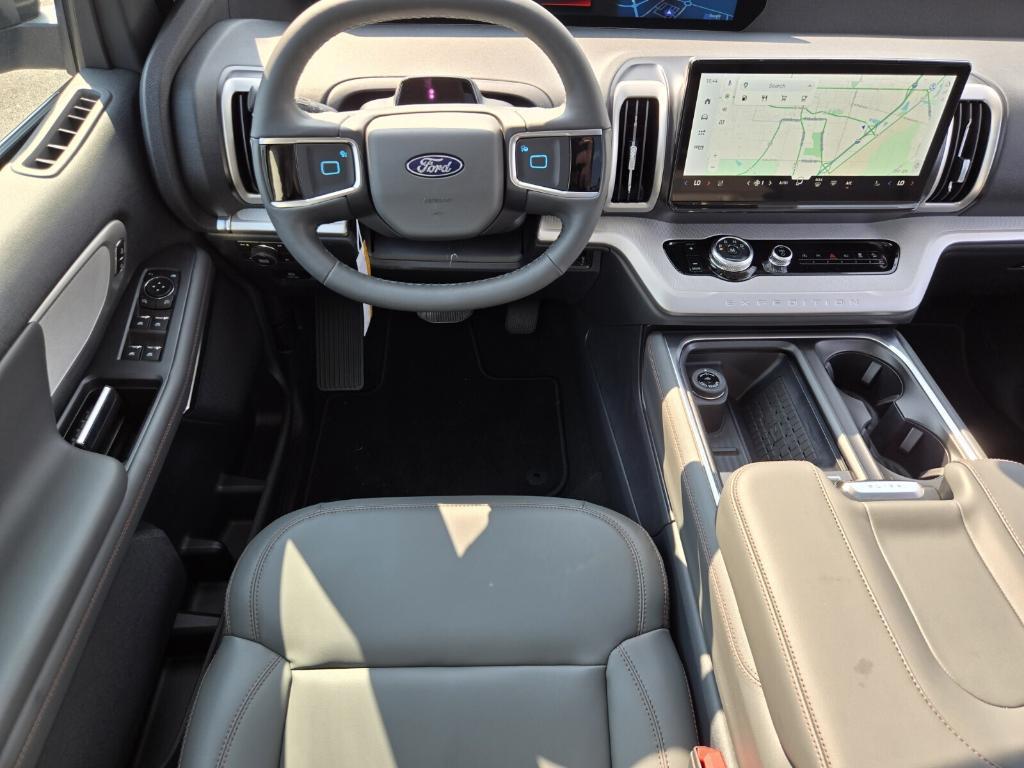 new 2025 Ford Expedition car, priced at $70,570