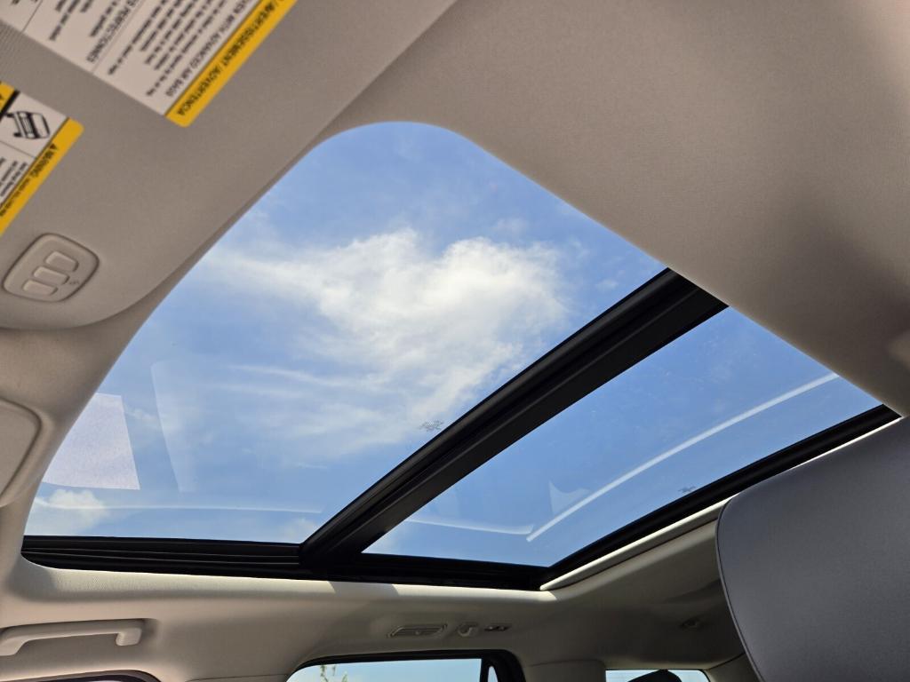 new 2025 Ford Expedition car, priced at $70,570