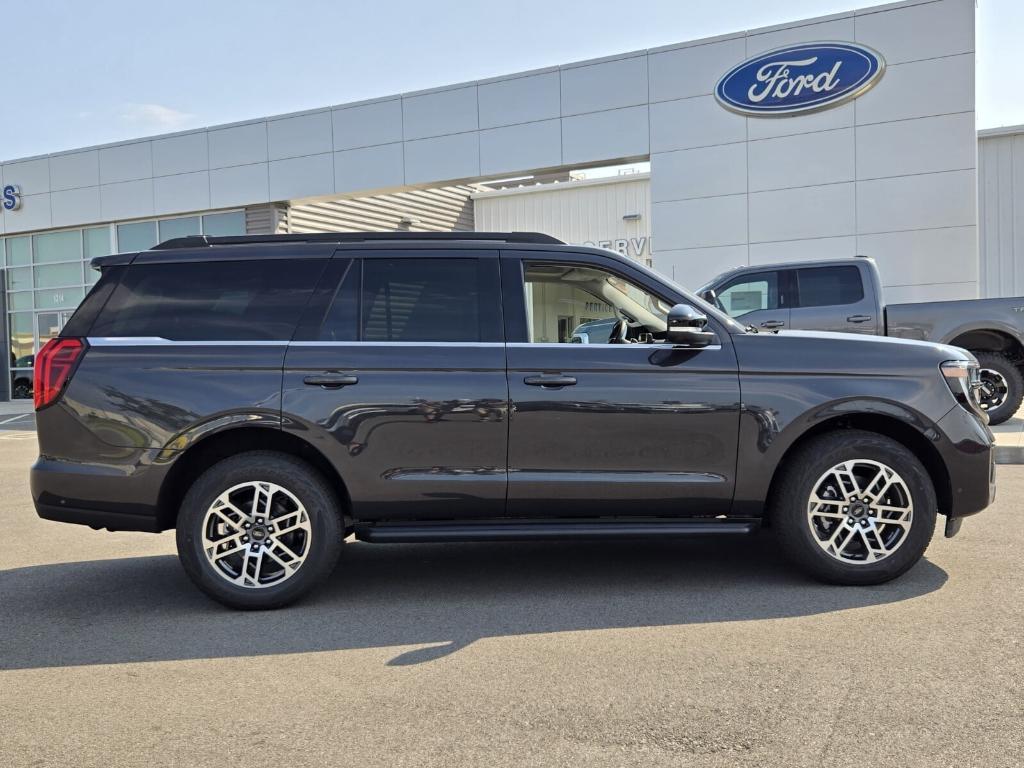 new 2025 Ford Expedition car, priced at $70,570