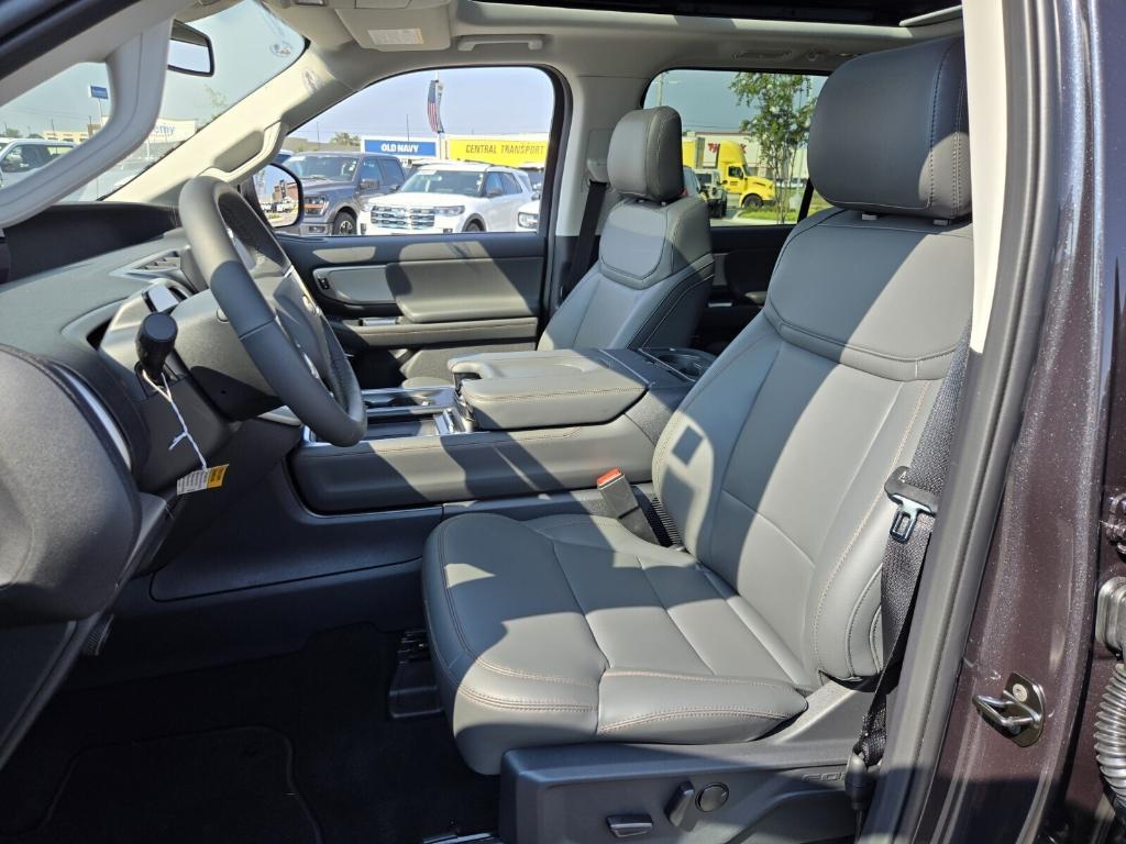 new 2025 Ford Expedition car, priced at $70,570