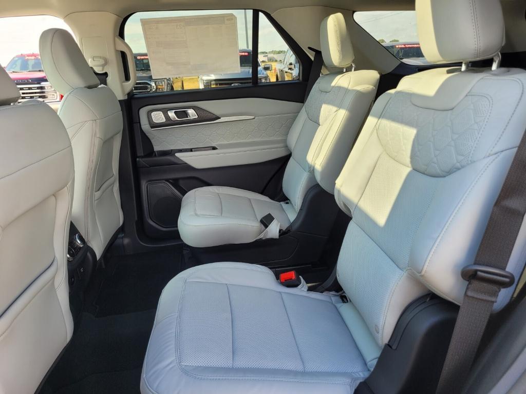 new 2025 Ford Explorer car, priced at $58,015