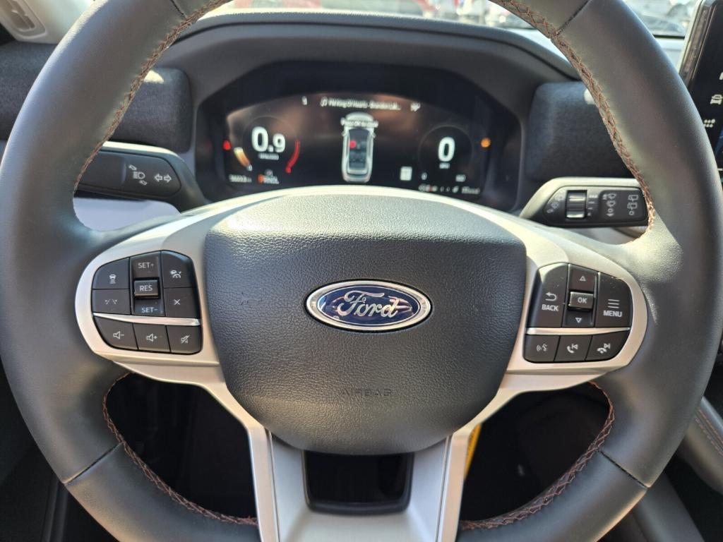new 2025 Ford Explorer car, priced at $41,990