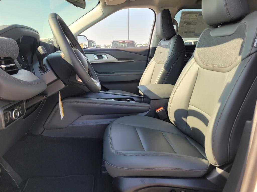 new 2025 Ford Explorer car, priced at $44,165