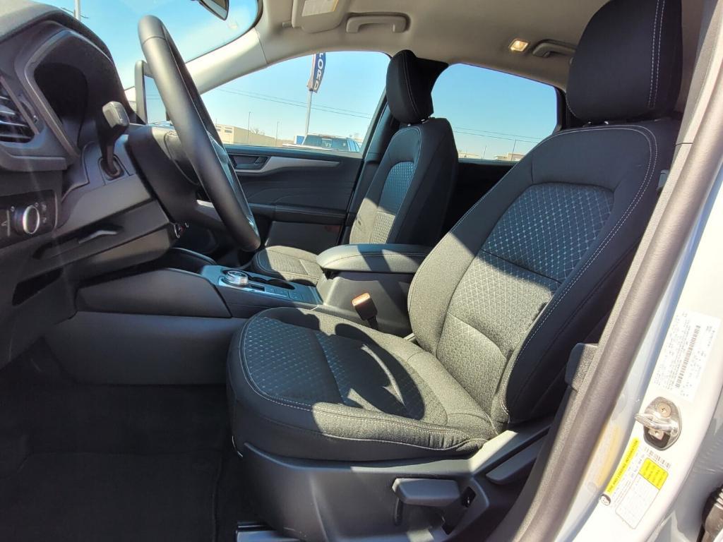 new 2025 Ford Escape car, priced at $29,990