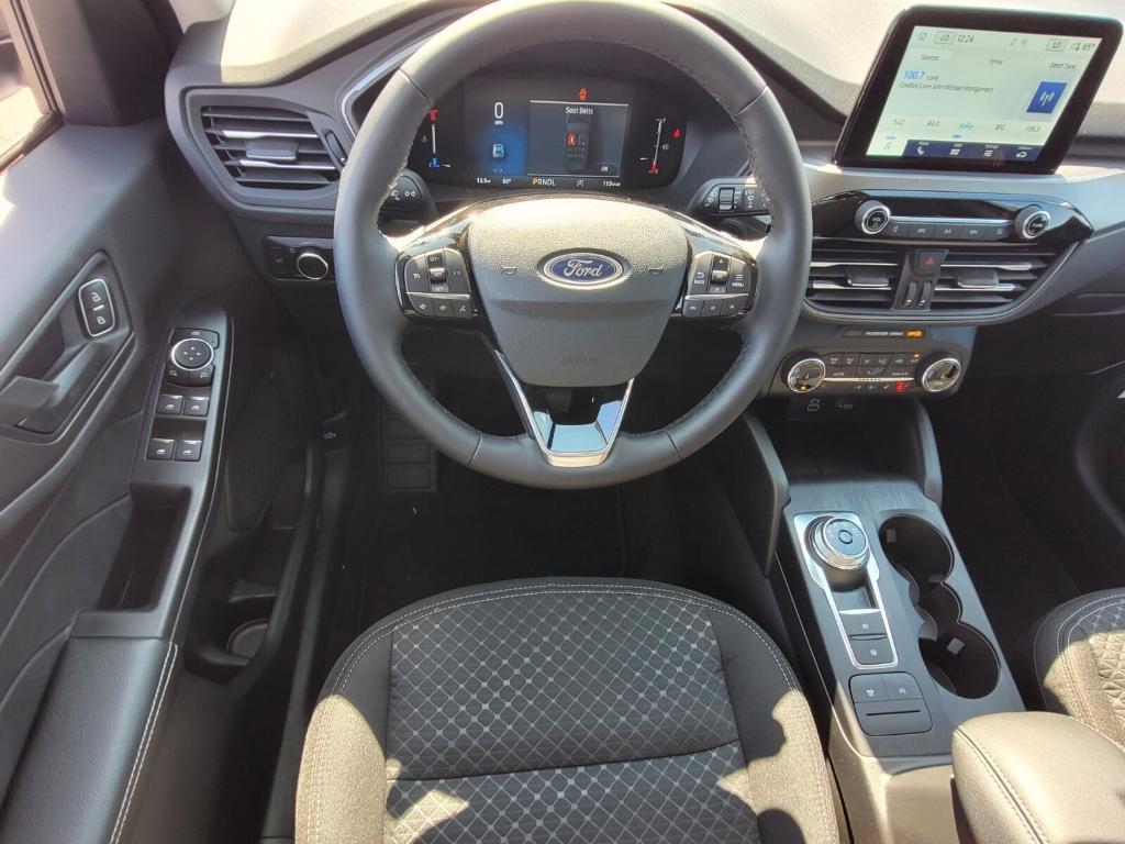 new 2025 Ford Escape car, priced at $29,990
