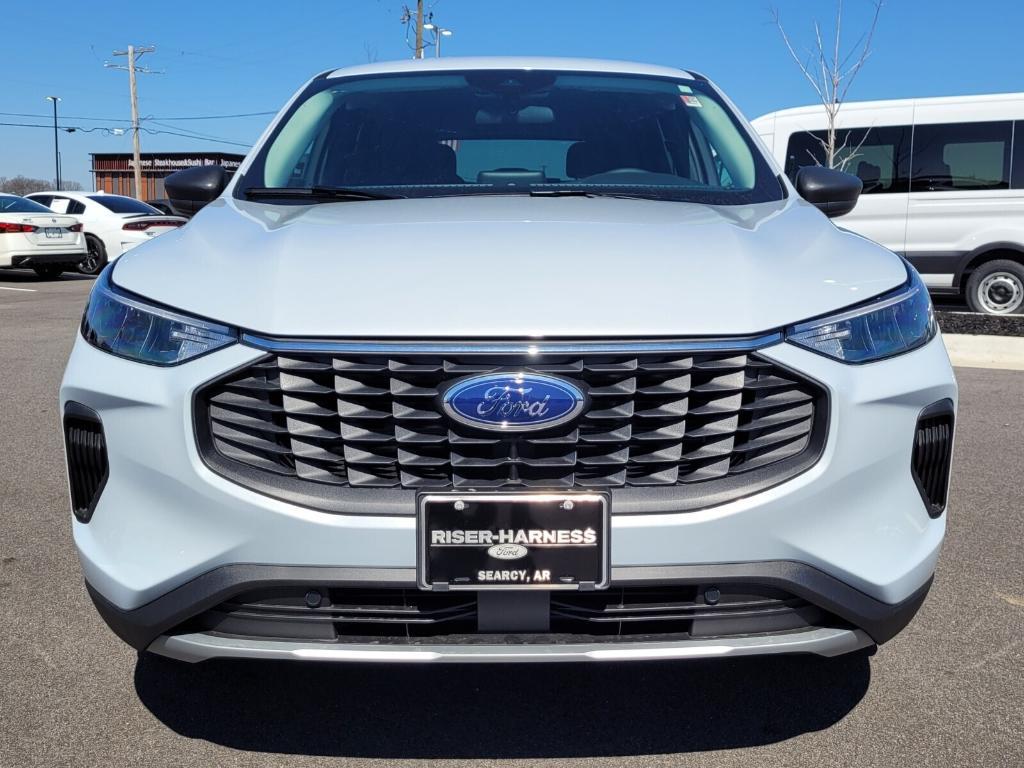 new 2025 Ford Escape car, priced at $29,990