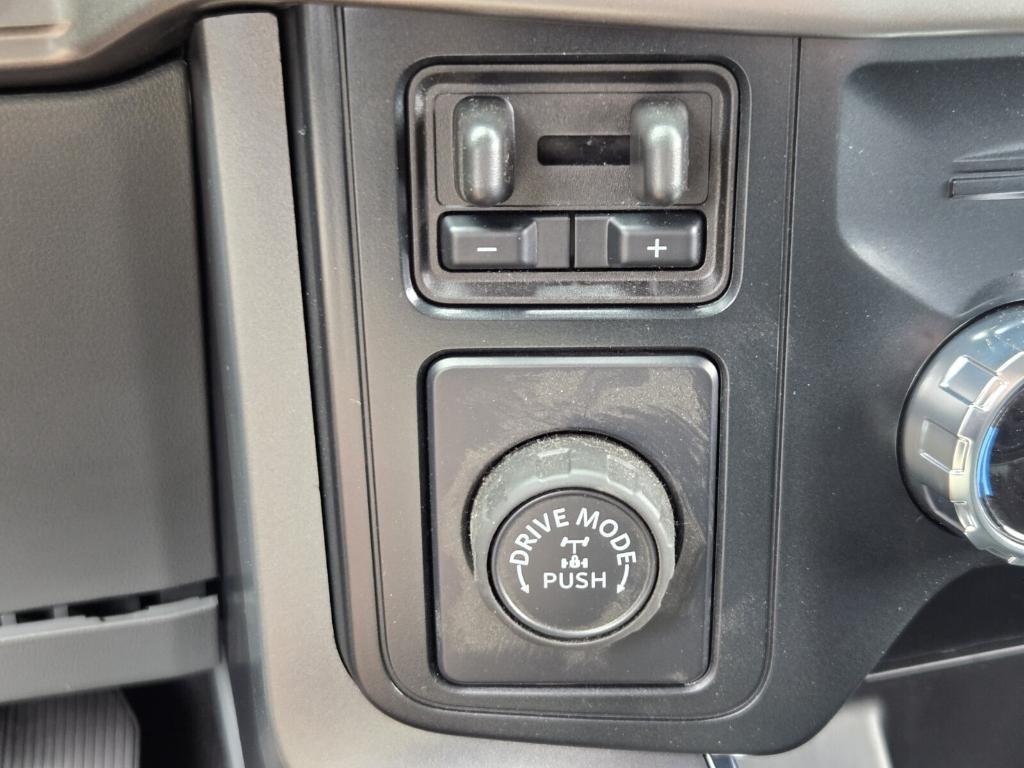 new 2025 Ford F-150 car, priced at $52,064