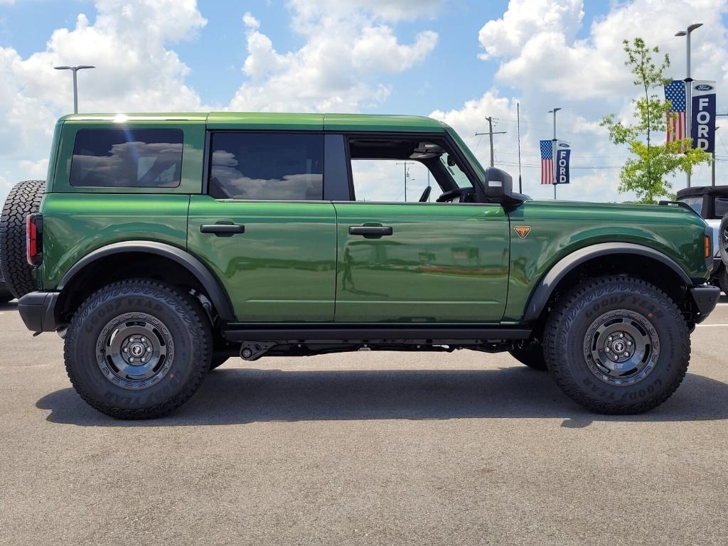 new 2025 Ford Bronco car, priced at $65,378
