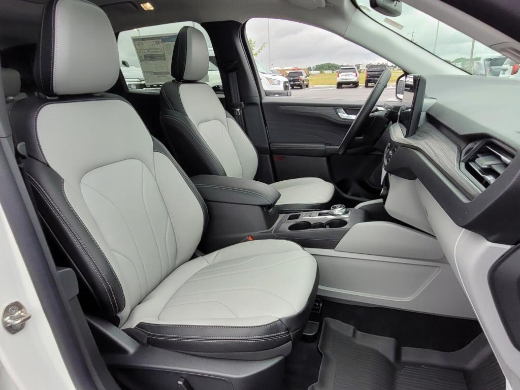 new 2025 Ford Escape car, priced at $39,618