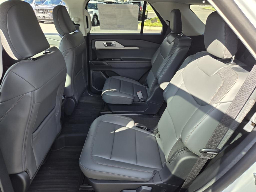 new 2025 Ford Explorer car, priced at $43,965