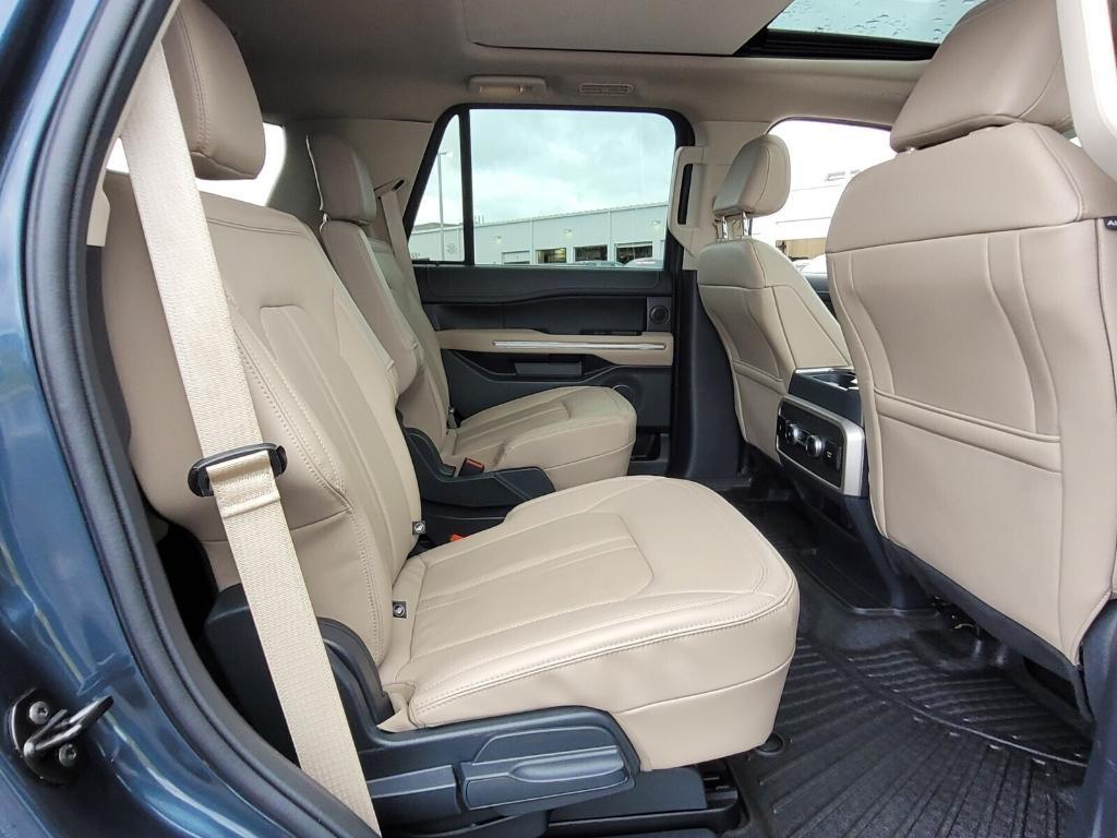used 2024 Ford Expedition car, priced at $59,990