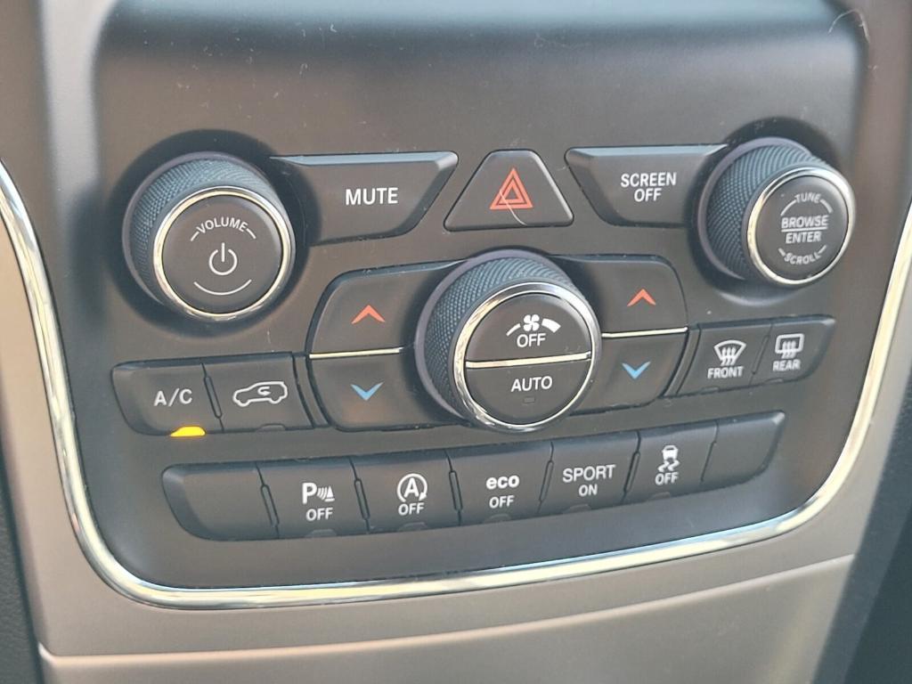 used 2020 Jeep Grand Cherokee car, priced at $19,490
