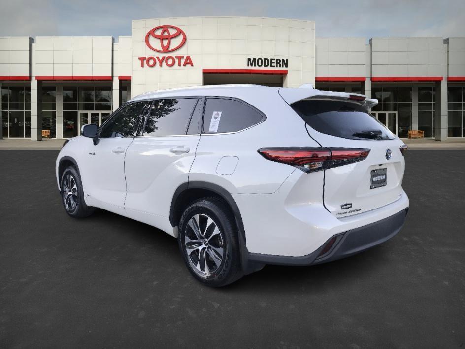 used 2020 Toyota Highlander Hybrid car, priced at $27,818