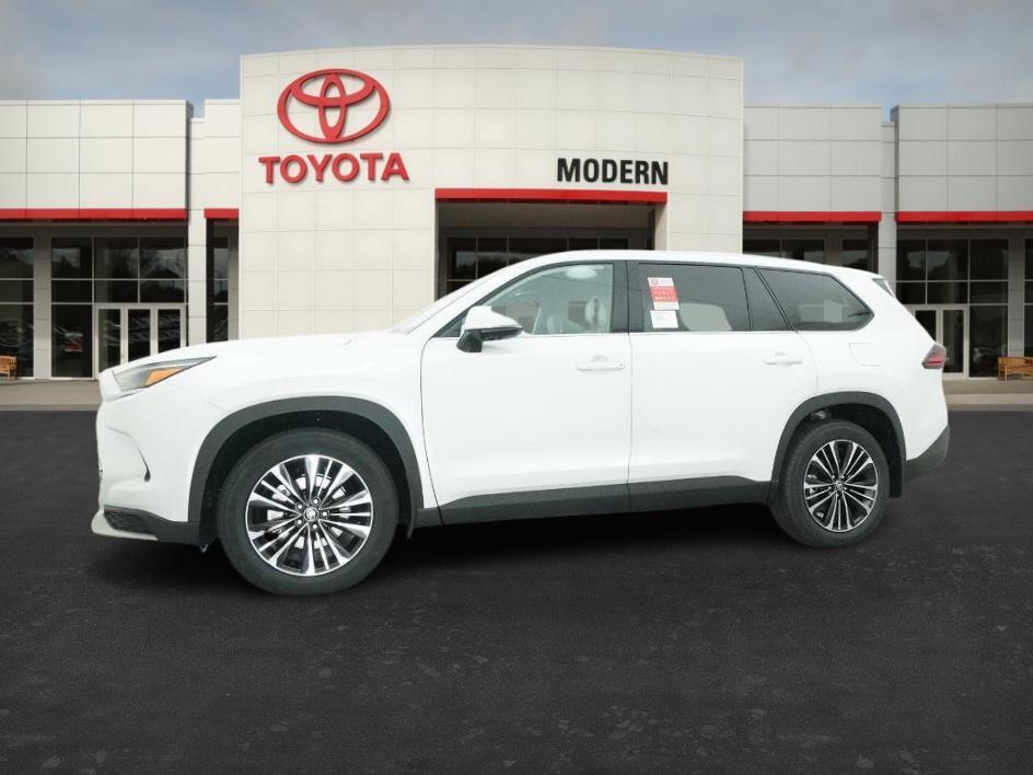 new 2026 Toyota Highlander car, priced at $62,317